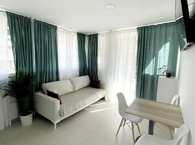 Villamartin Ghb מלון דירות 4*
