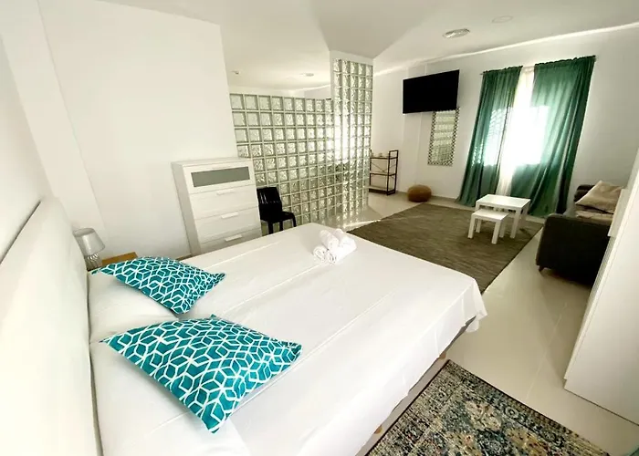 Villamartin Ghb מלון דירות 4*