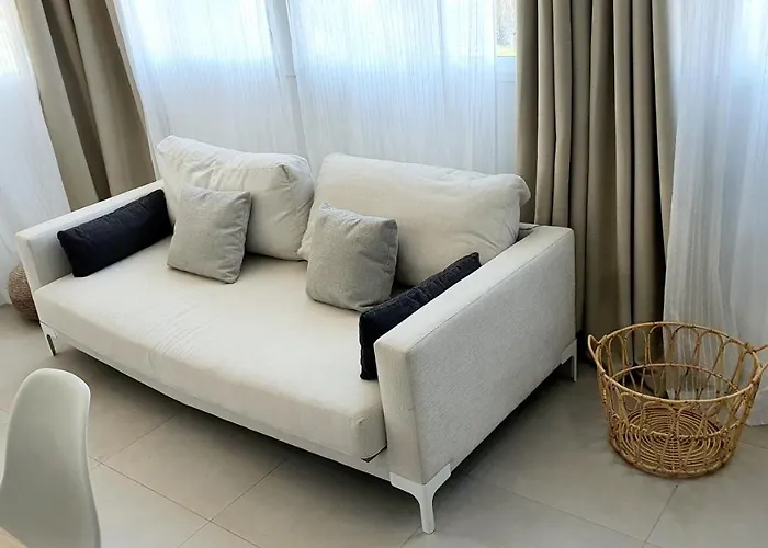 Villamartin Ghb מלון דירות